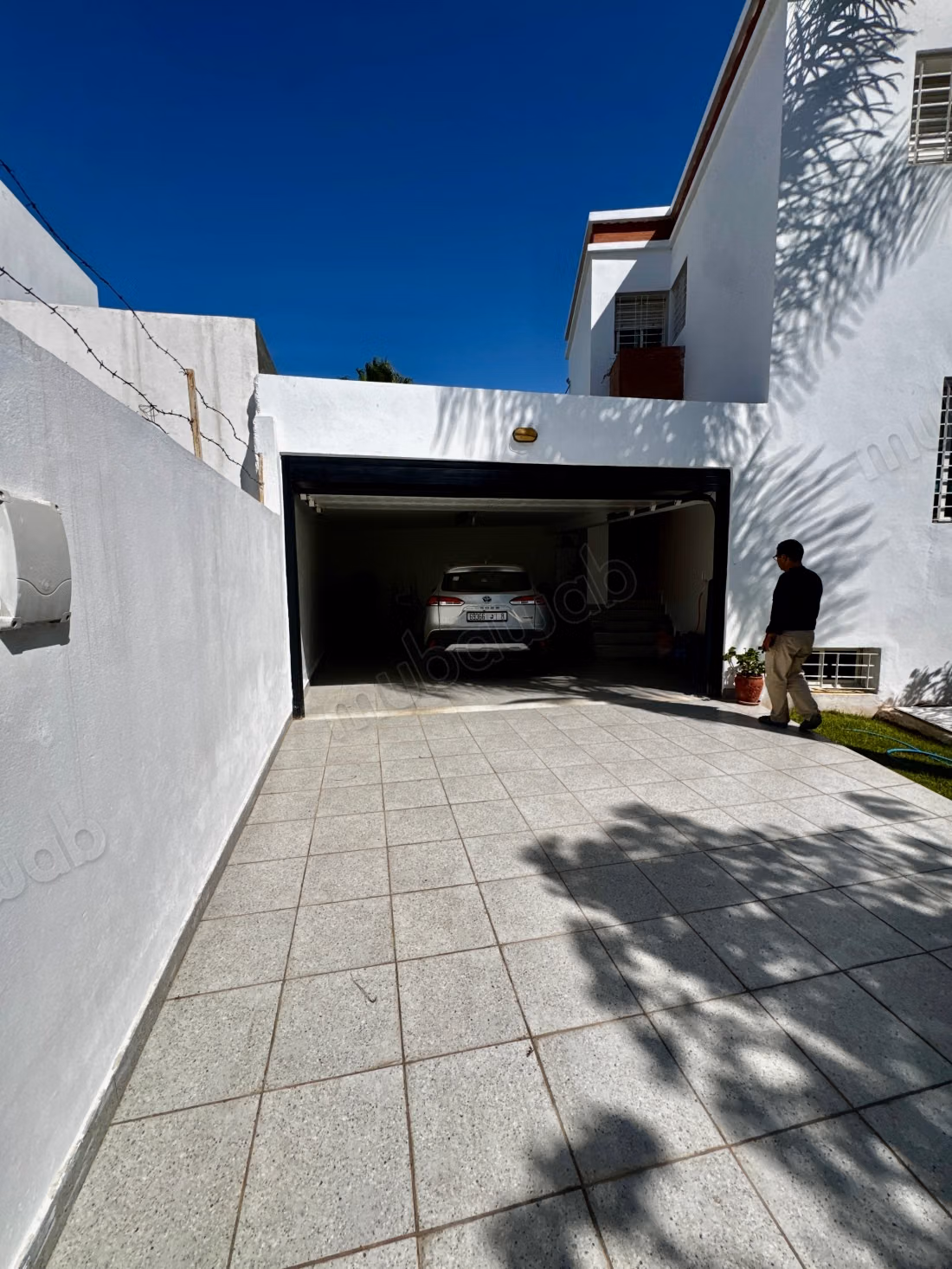 Villa isolée à vendre – Laimoun, Emplacement privilégié face à un jardin