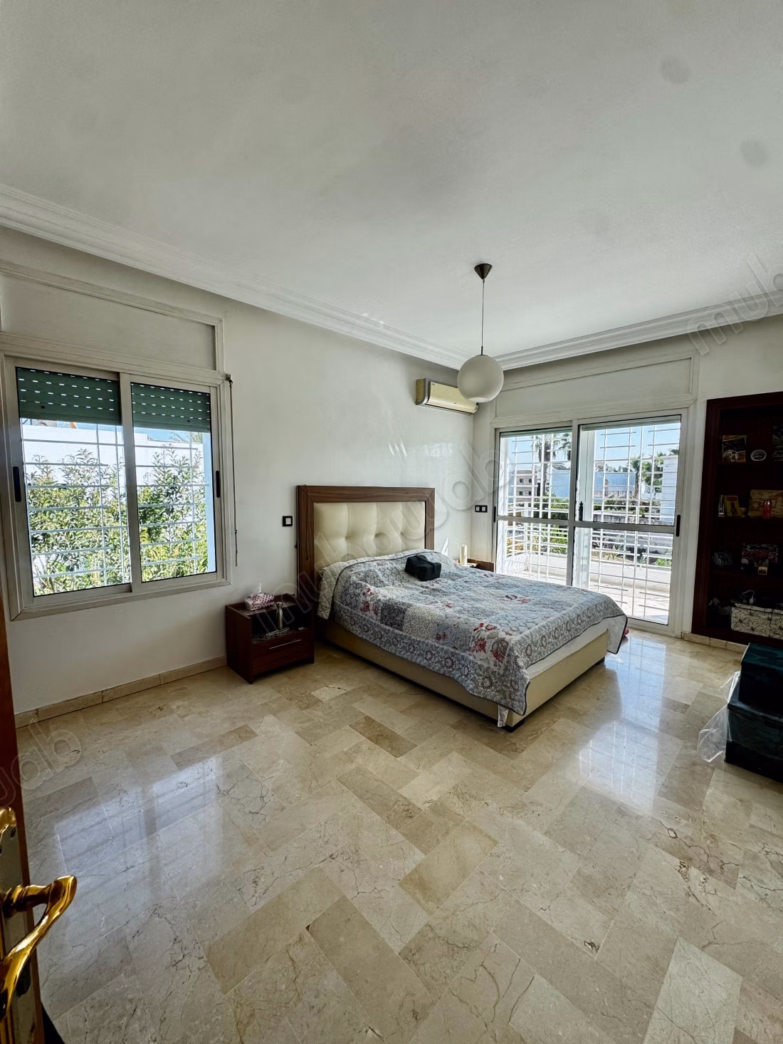 Villa isolée à vendre – Laimoun, Emplacement privilégié face à un jardin