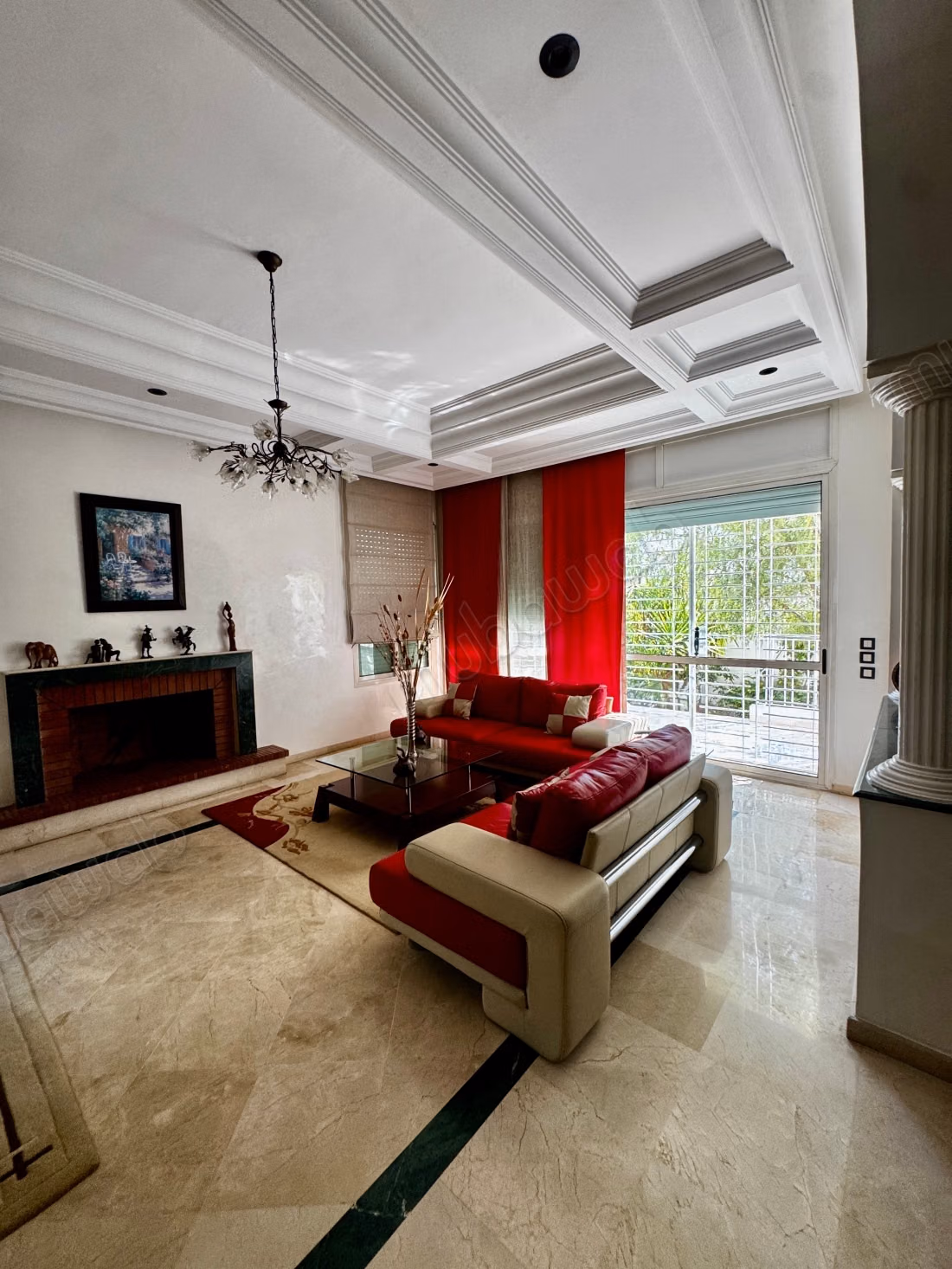 Villa isolée à vendre – Laimoun, Emplacement privilégié face à un jardin