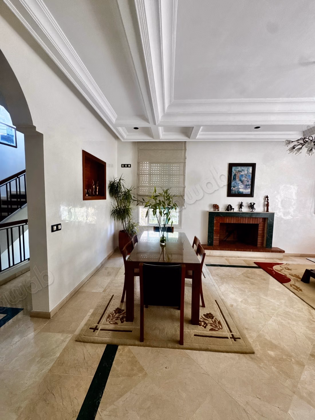 Villa isolée à vendre – Laimoun, Emplacement privilégié face à un jardin