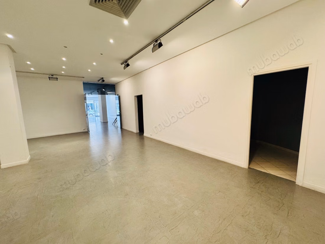Local premium à l'achat à Racine totale 176 m²