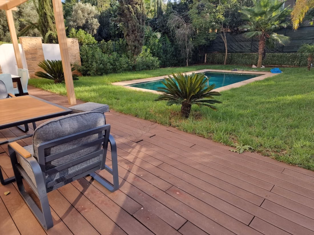 Bellissimo appartamento arredato con 3 camere al piano giardino nella città verde