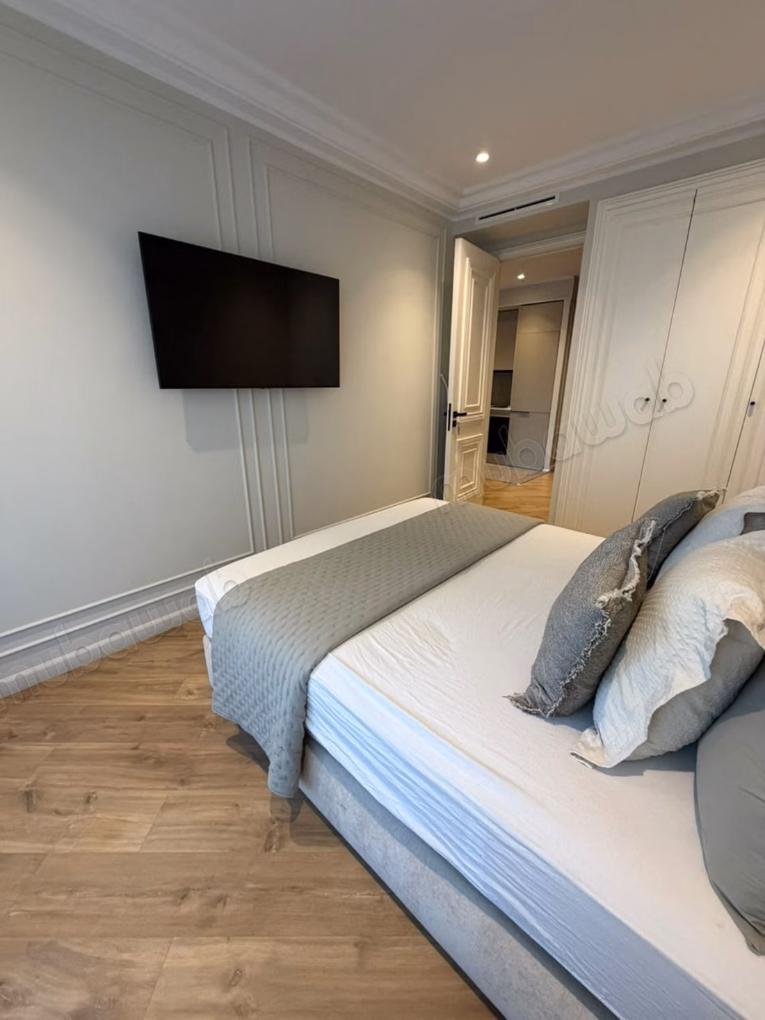 Très bel Studio meuble en location à Racine