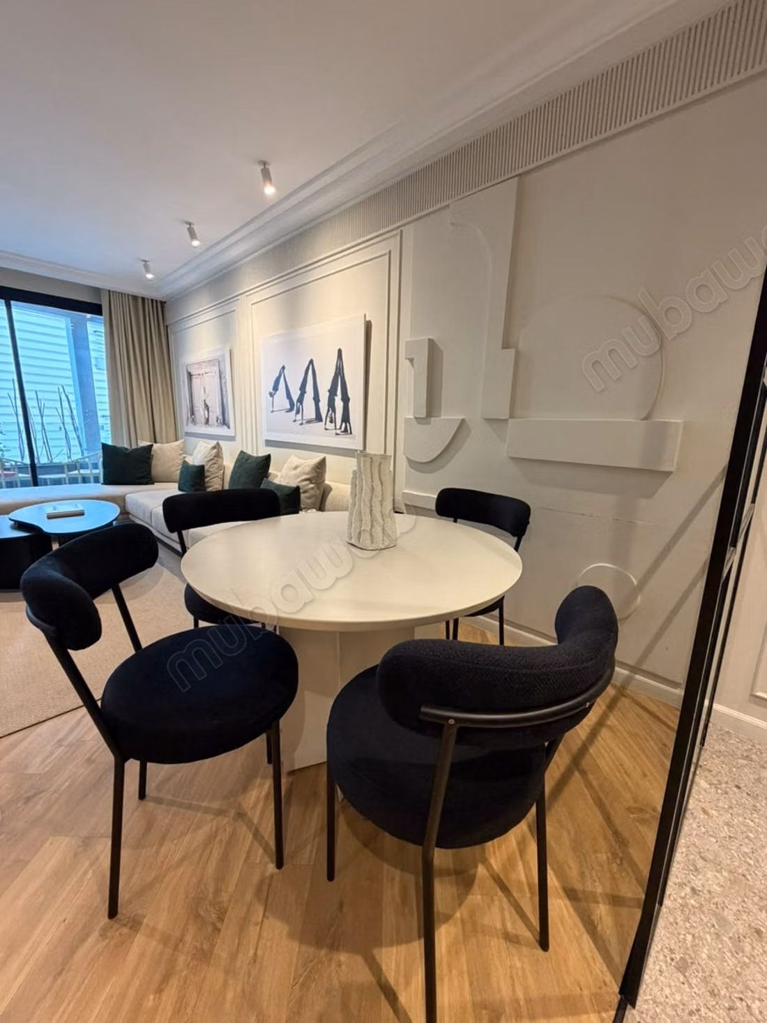 Très bel Studio meuble en location à Racine