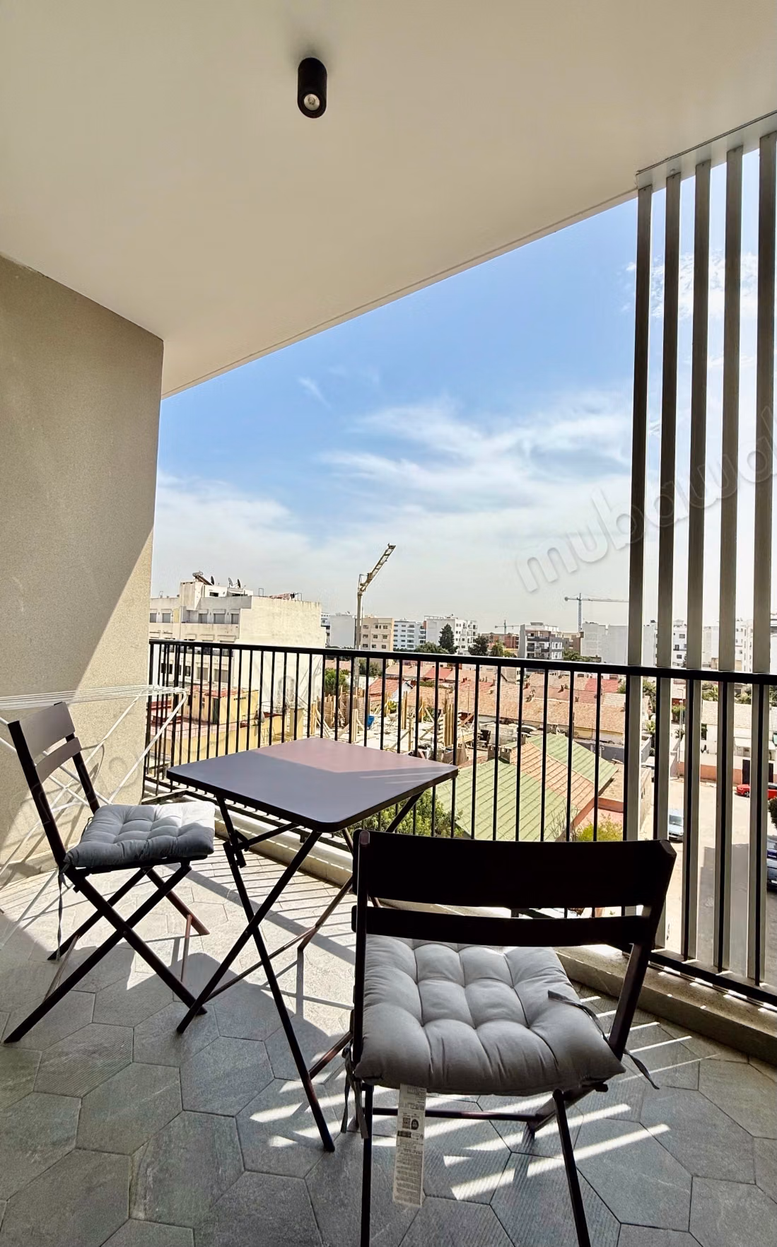 À LOUER – Studio haut de gamme avec terrasse et parking à Casablanca
