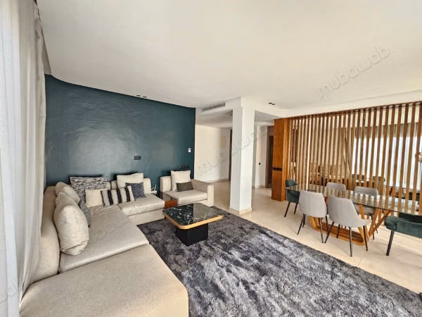 Pretty corner apartment