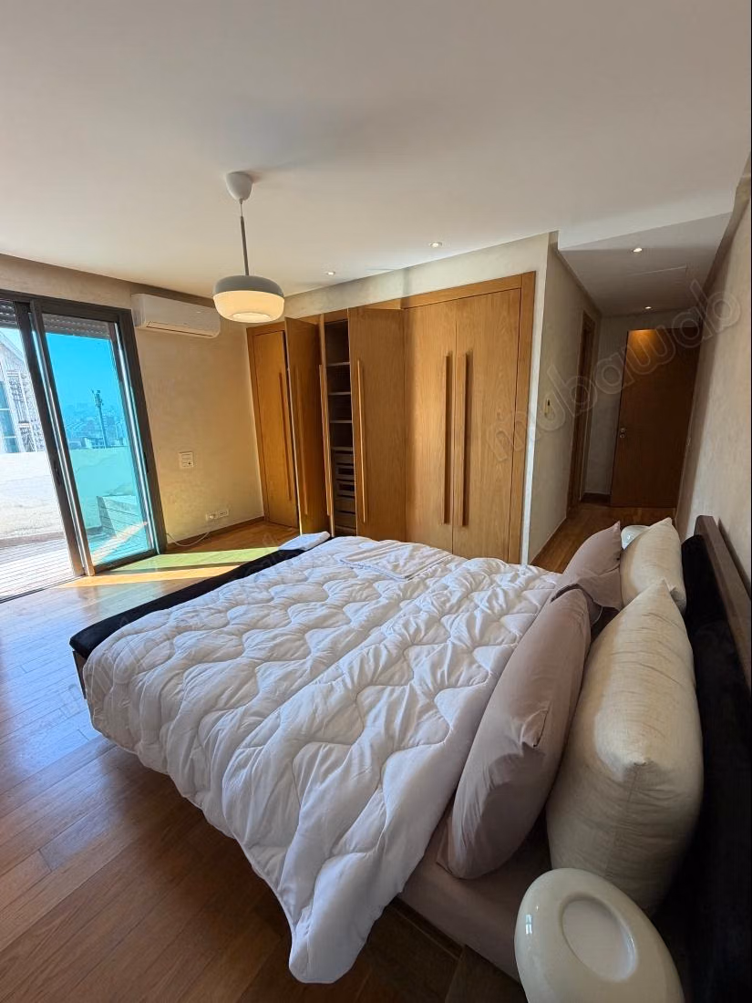 Louez cet appartement à Casablanca Marina. 
2 chambres agréables. 
Bien meublé