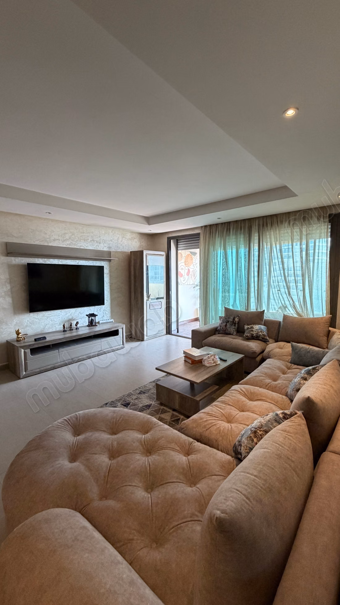Louez cet appartement à Casablanca Marina. 
2 chambres agréables. 
Bien meublé