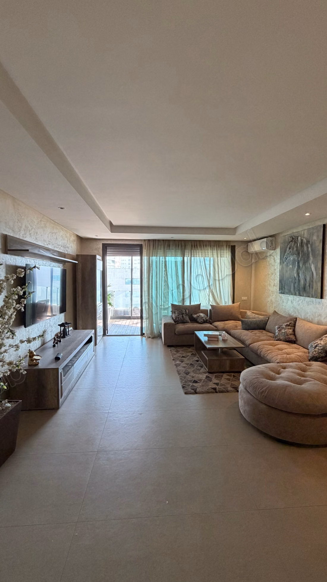 Louez cet appartement à Casablanca Marina. 
2 chambres agréables. 
Bien meublé