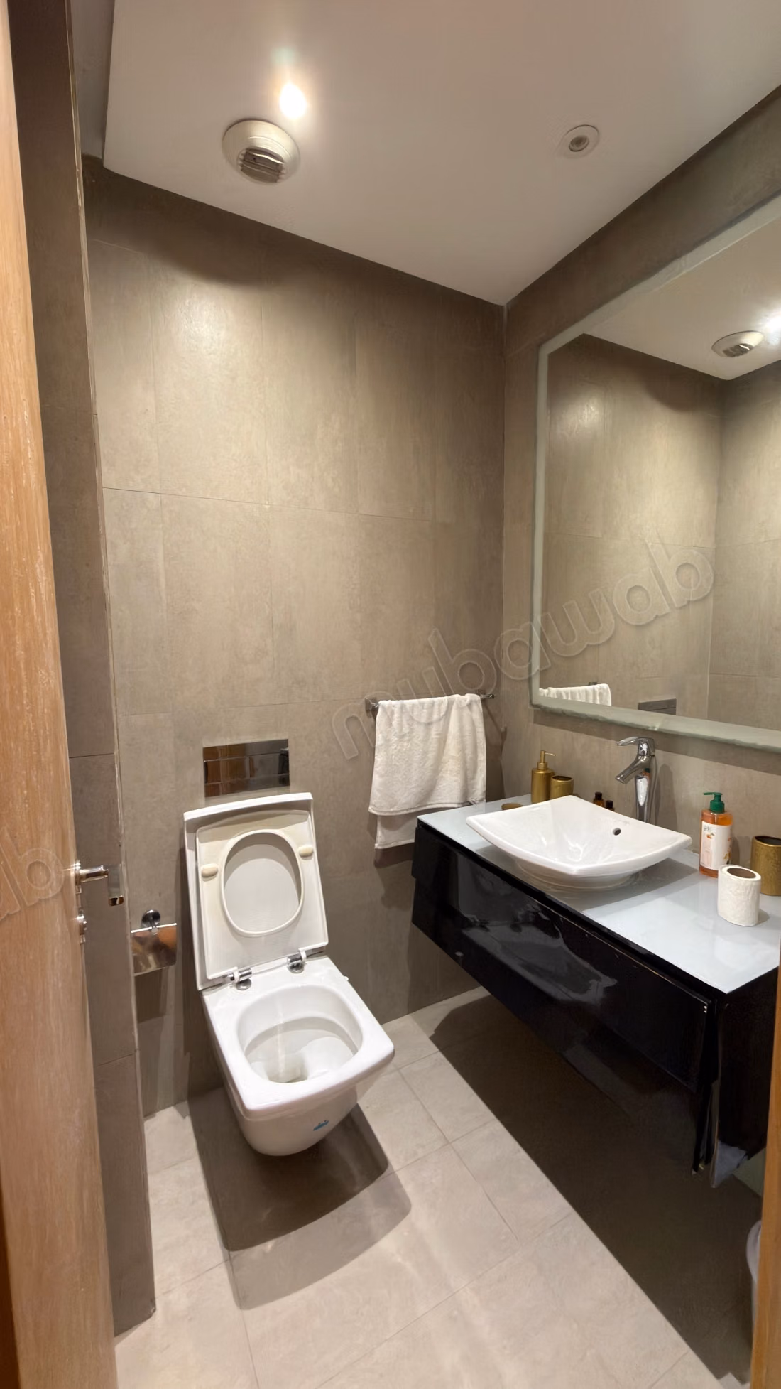 Louez cet appartement à Casablanca Marina. 
2 chambres agréables. 
Bien meublé