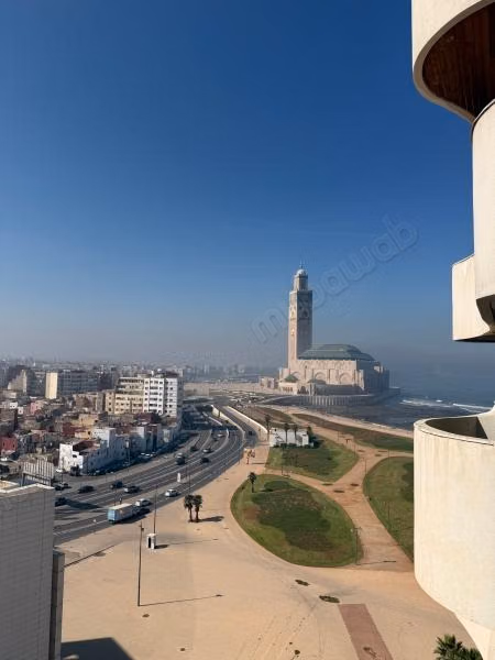 Louez cet appartement à Casablanca Marina. 
2 chambres agréables. 
Bien meublé