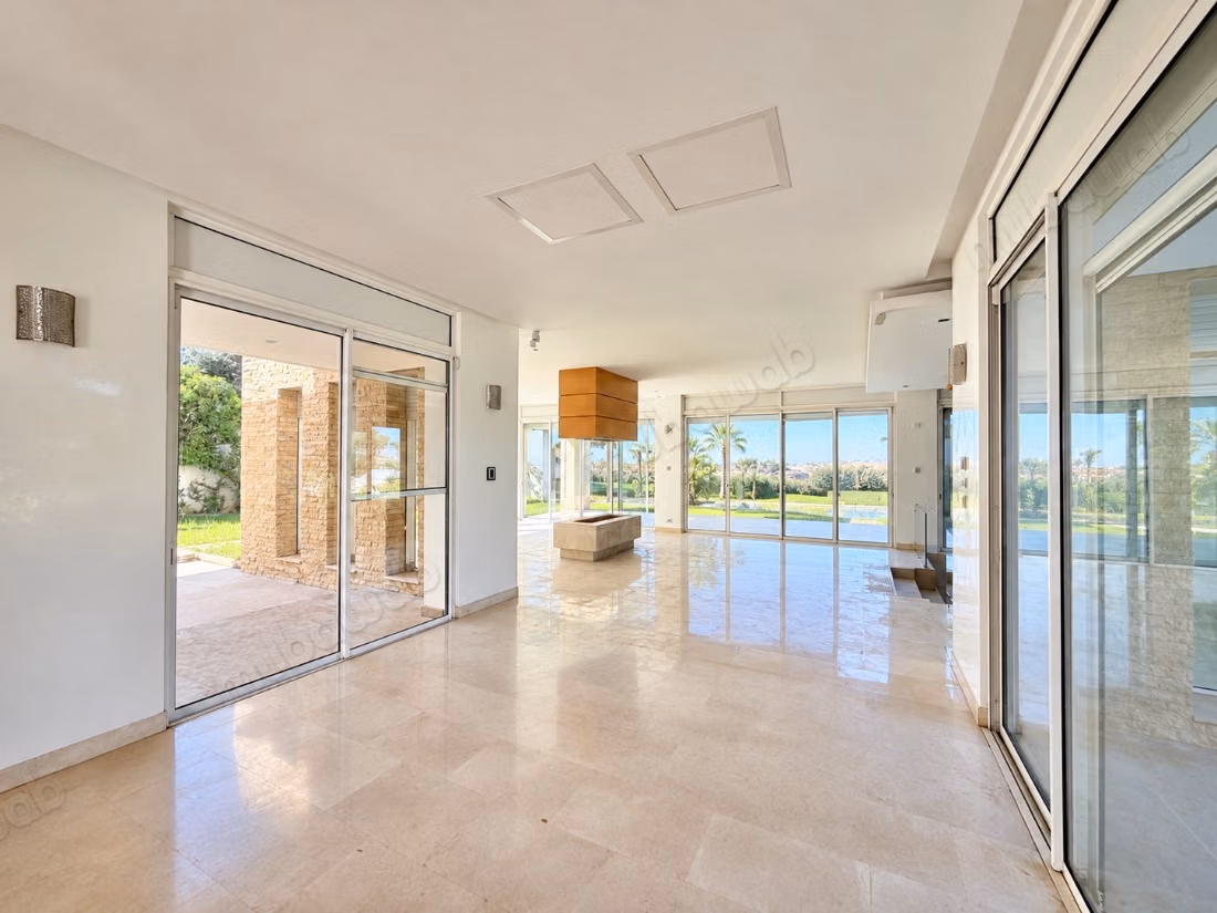 Magnifique villa front golf en location