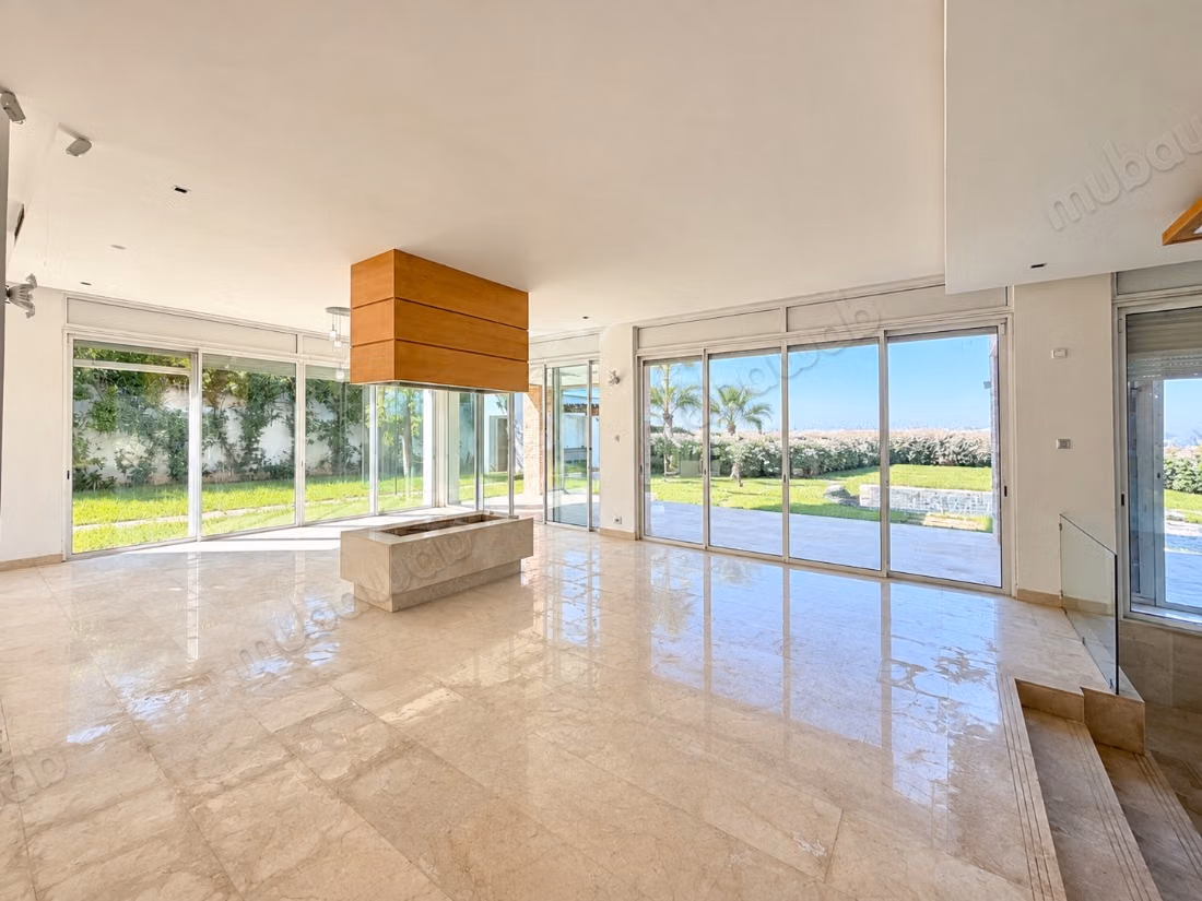 Magnifique villa front golf en location