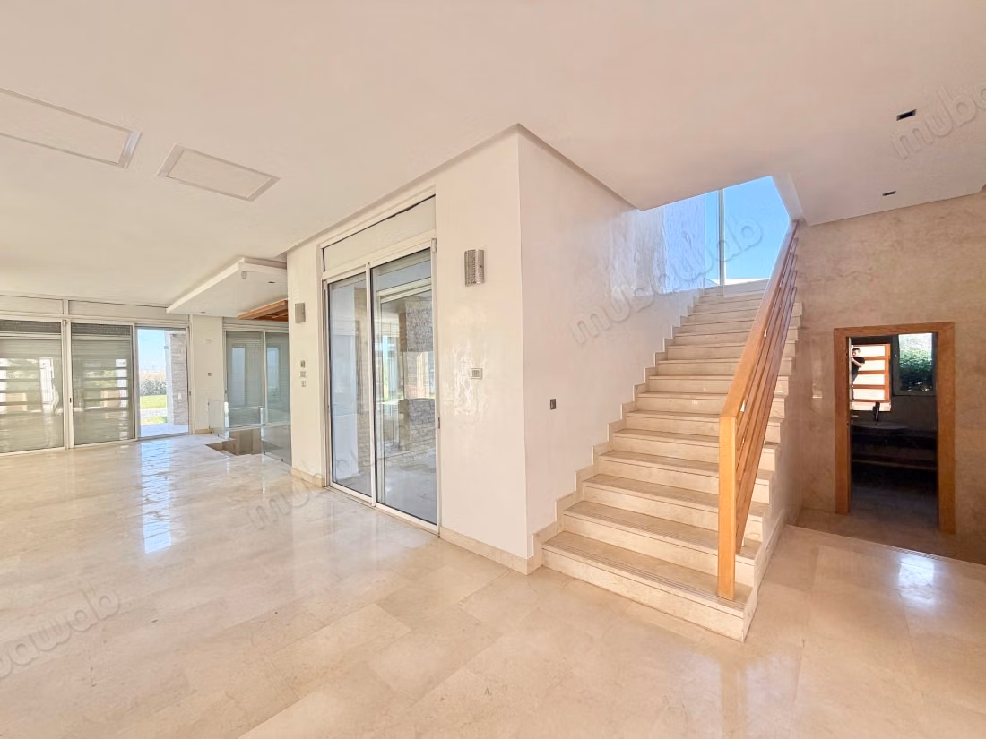 Magnifique villa front golf en location