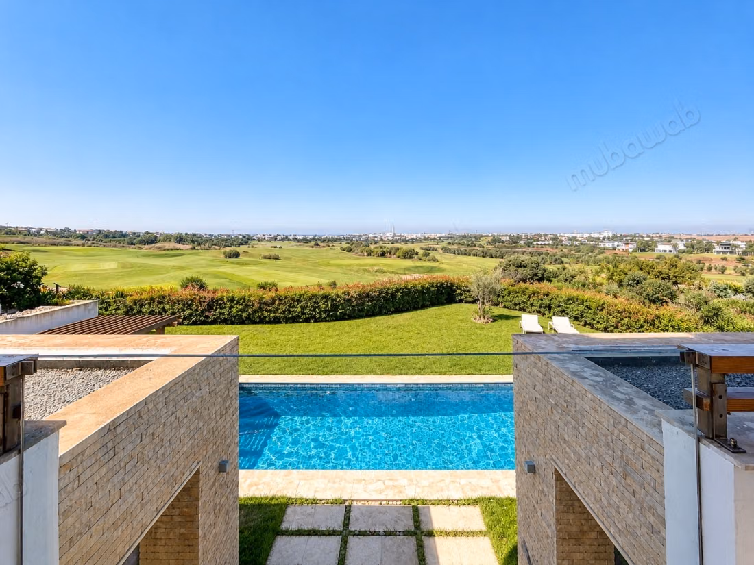 Magnifique villa front golf en location