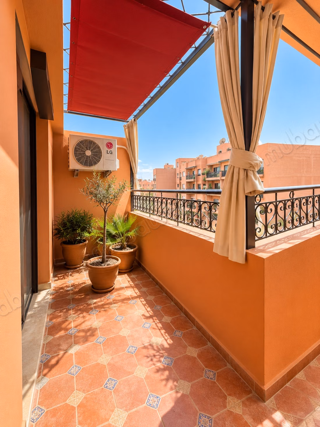 Bonito apartamento bien amueblado con terraza en Hivernage
