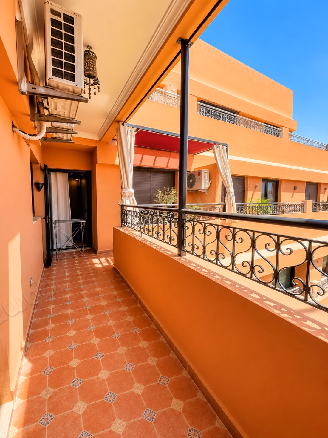 Bonito apartamento bien amueblado con terraza en Hivernage