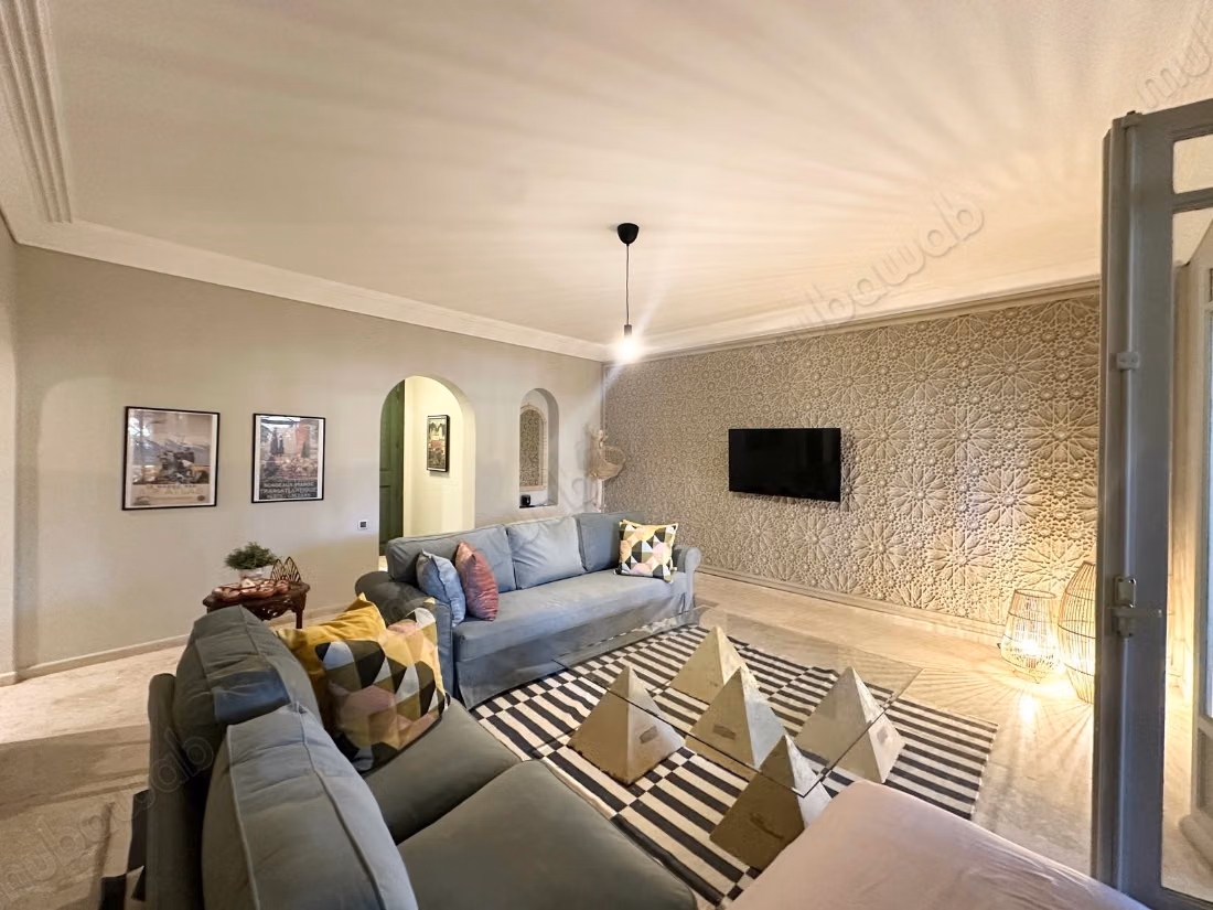 À LOUER – Spacieux appartement en plein Hivernage