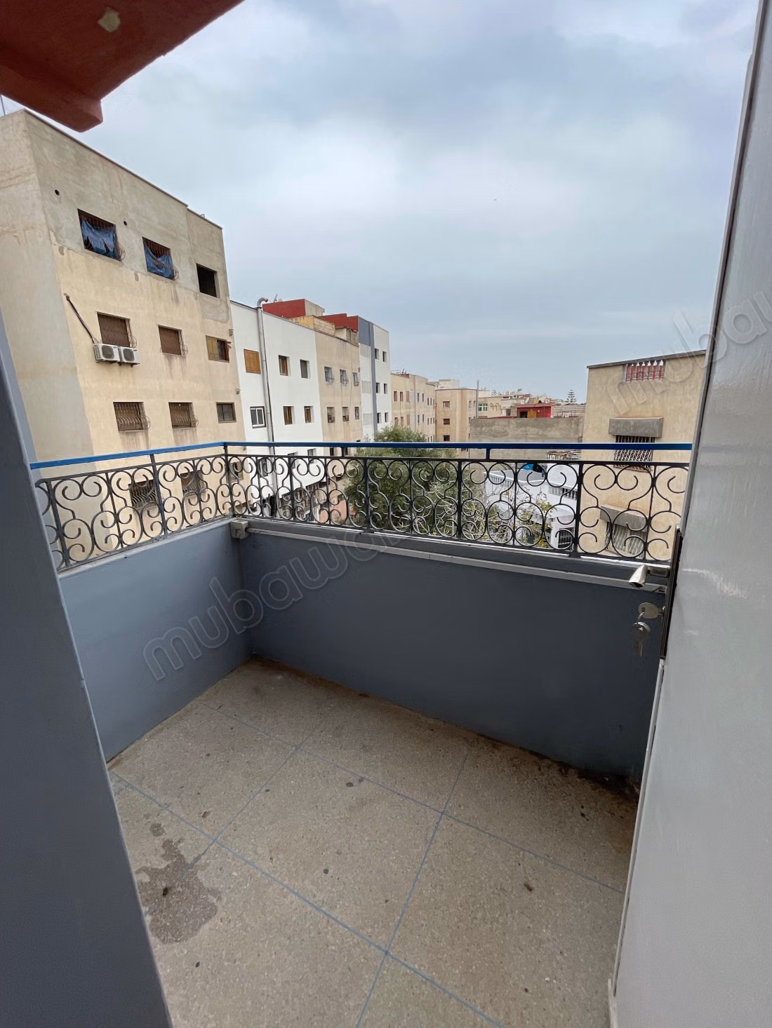 Beaux bureaux à louer à Massira 1.
Surface de 129 m².
Internet