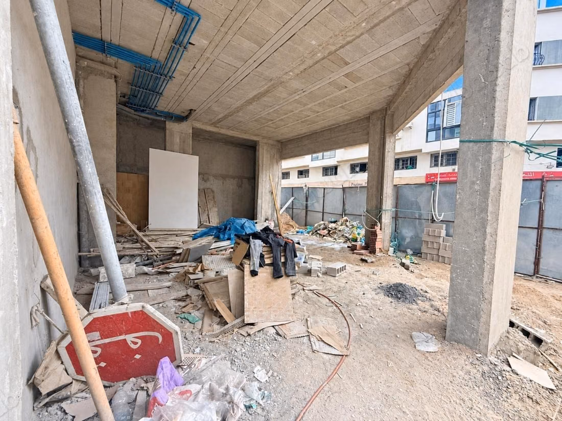 Beauséjour/New building 1100 m² near CFC