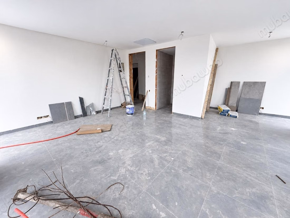 Beauséjour/New building 1100 m² near CFC