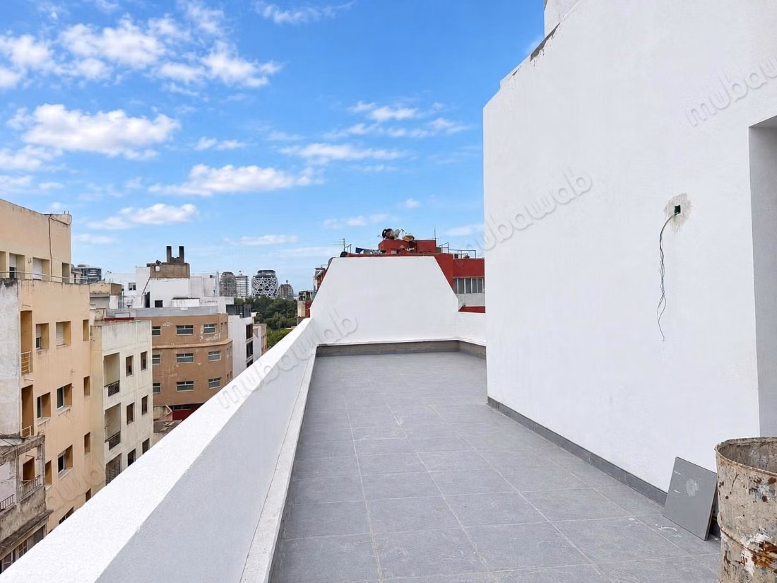 Beauséjour/New building 1100 m² near CFC