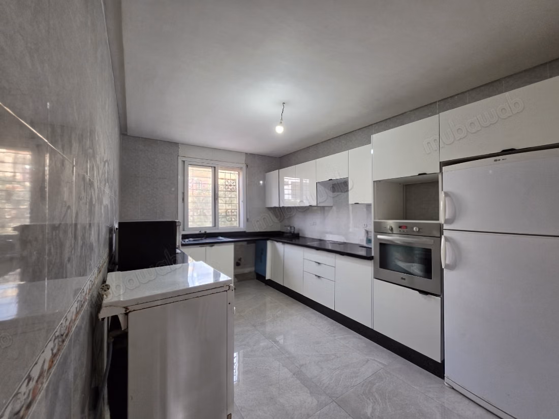 Spacious house on 3 levels, close to the sea