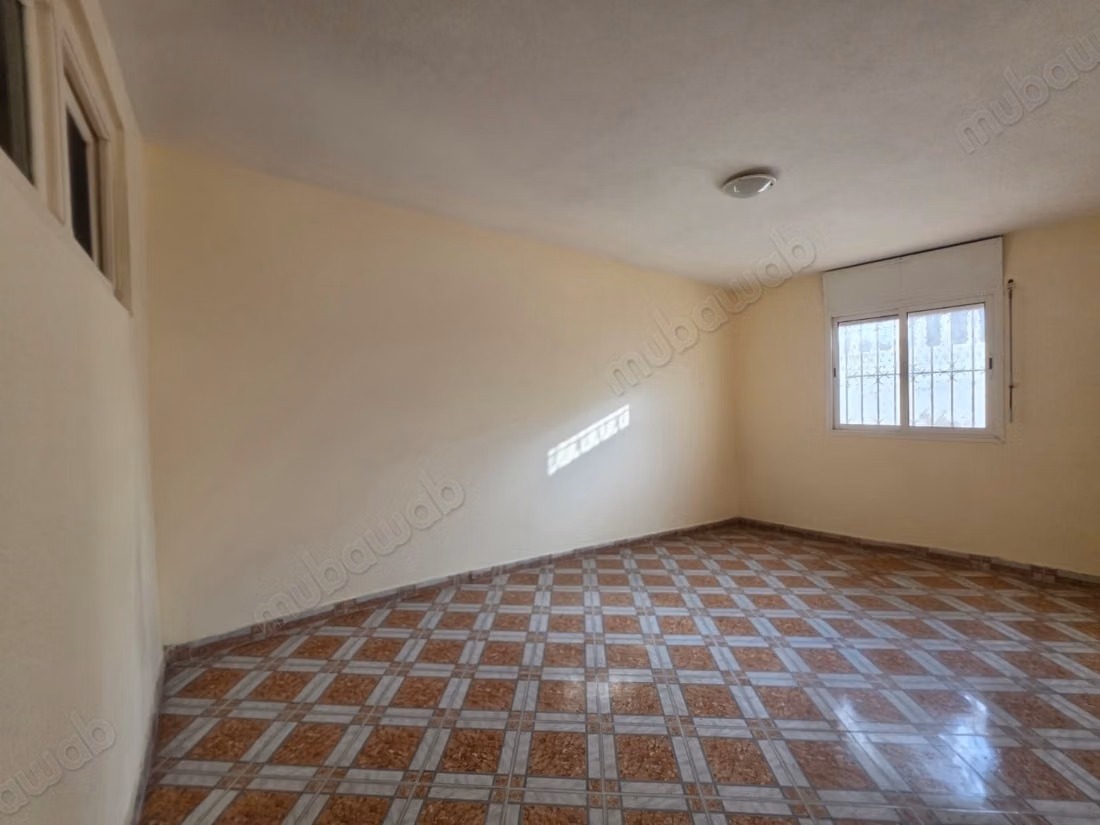 Spacious house on 3 levels, close to the sea
