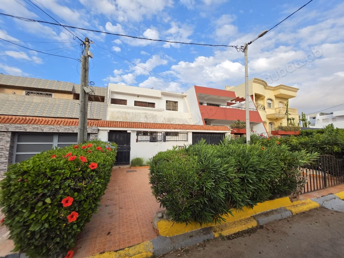 Spacious house on 3 levels, close to the sea