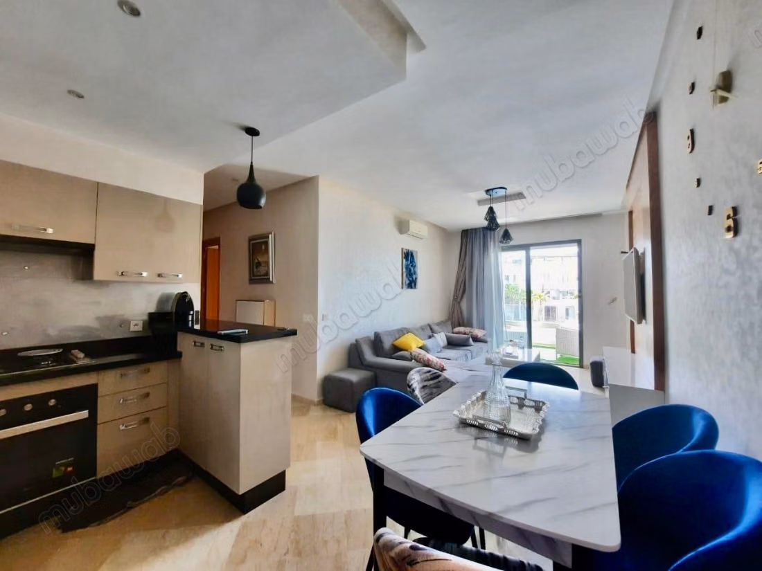 Zeer mooi luxe appartement te huur in Founti. Oppervlakte 120 m². Gemeubileerd