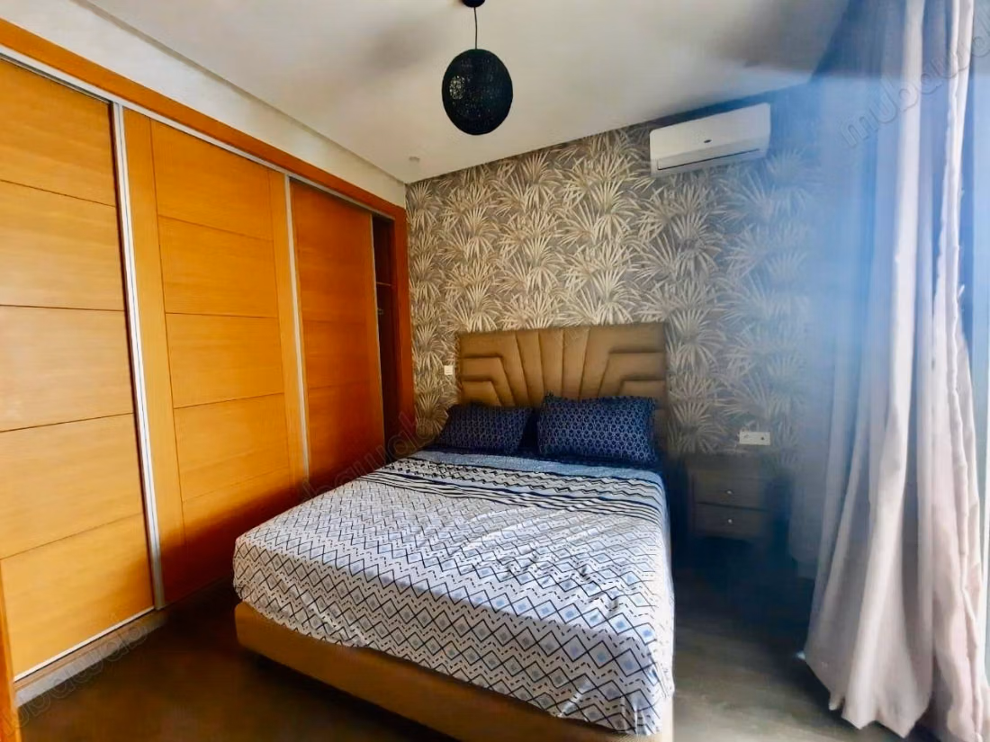 Zeer mooi luxe appartement te huur in Founti. Oppervlakte 120 m². Gemeubileerd