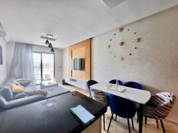 Muy bonito apartamento de lujo de alto standing en alquiler en Founti. Superficie 120 m². Amueblado