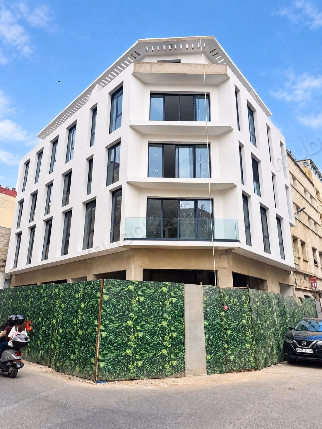 Beauséjour/Immeuble neuf 1100 m² proche CFC