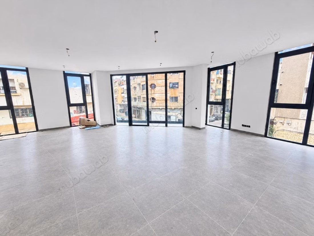 Beauséjour/Immeuble neuf 1100 m² proche CFC