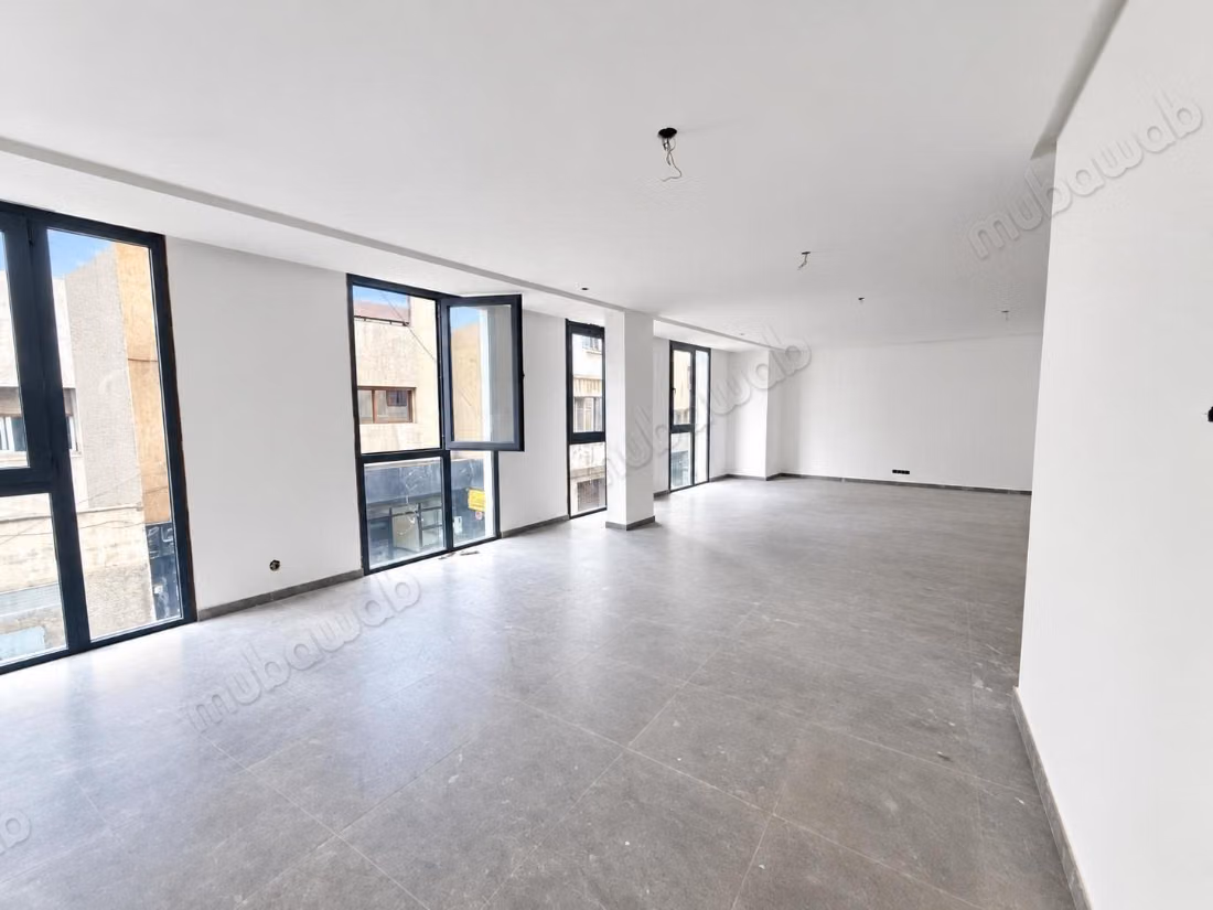Beauséjour/Immeuble neuf 1100 m² proche CFC