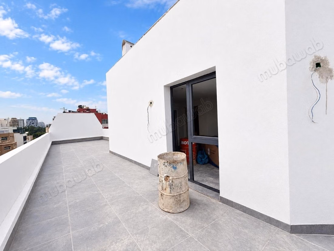 Beauséjour/Immeuble neuf 1100 m² proche CFC