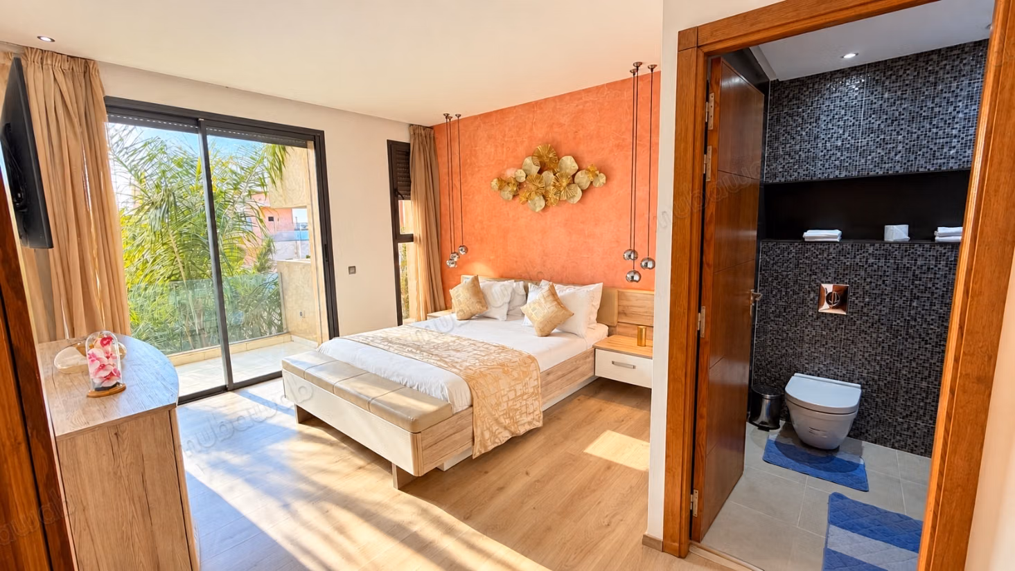 Villa de haut standing à louer à Route Amizmiz. 
6 pièces confortables. 
Air conditionné