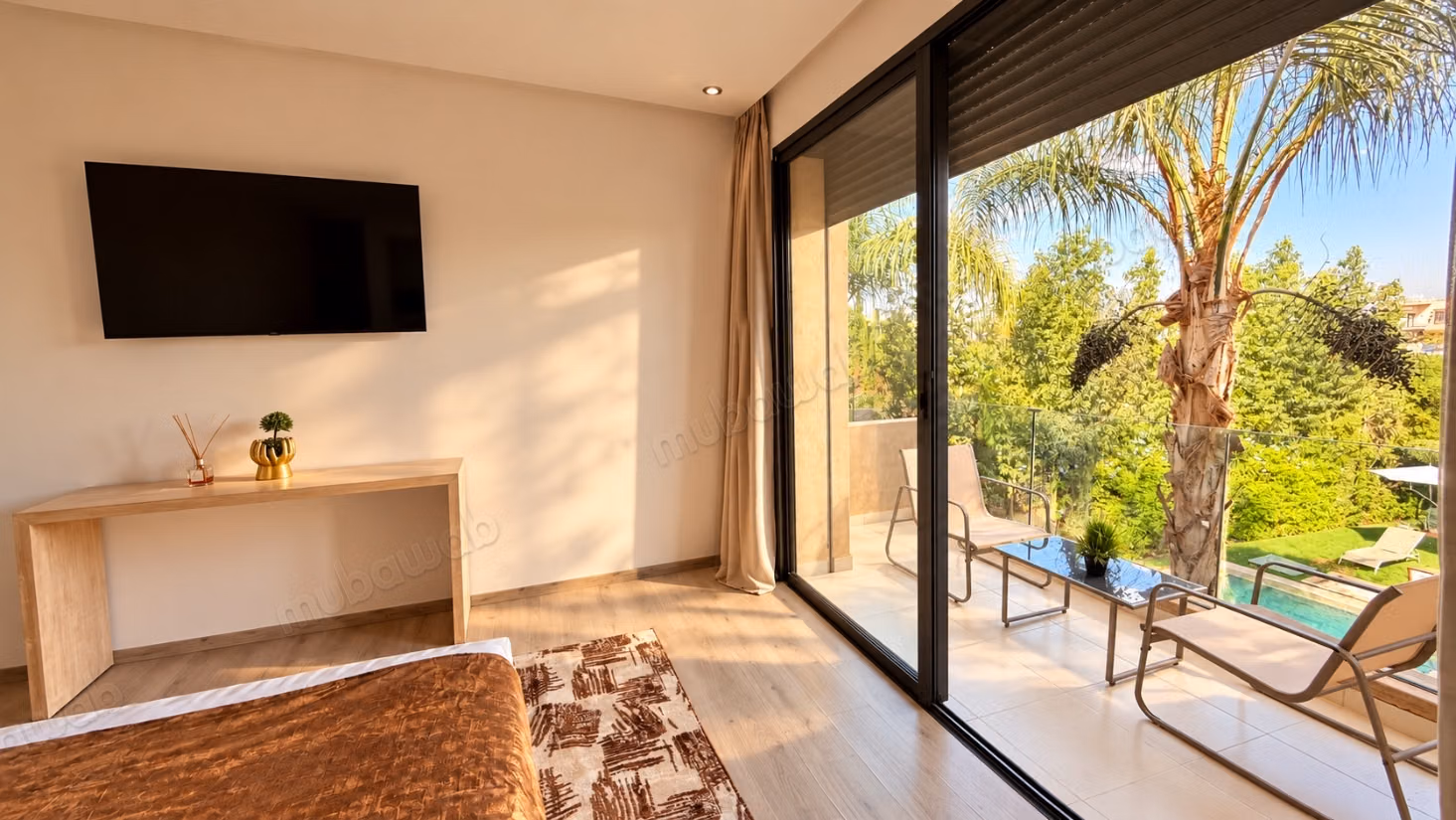 Villa de haut standing à louer à Route Amizmiz. 
6 pièces confortables. 
Air conditionné