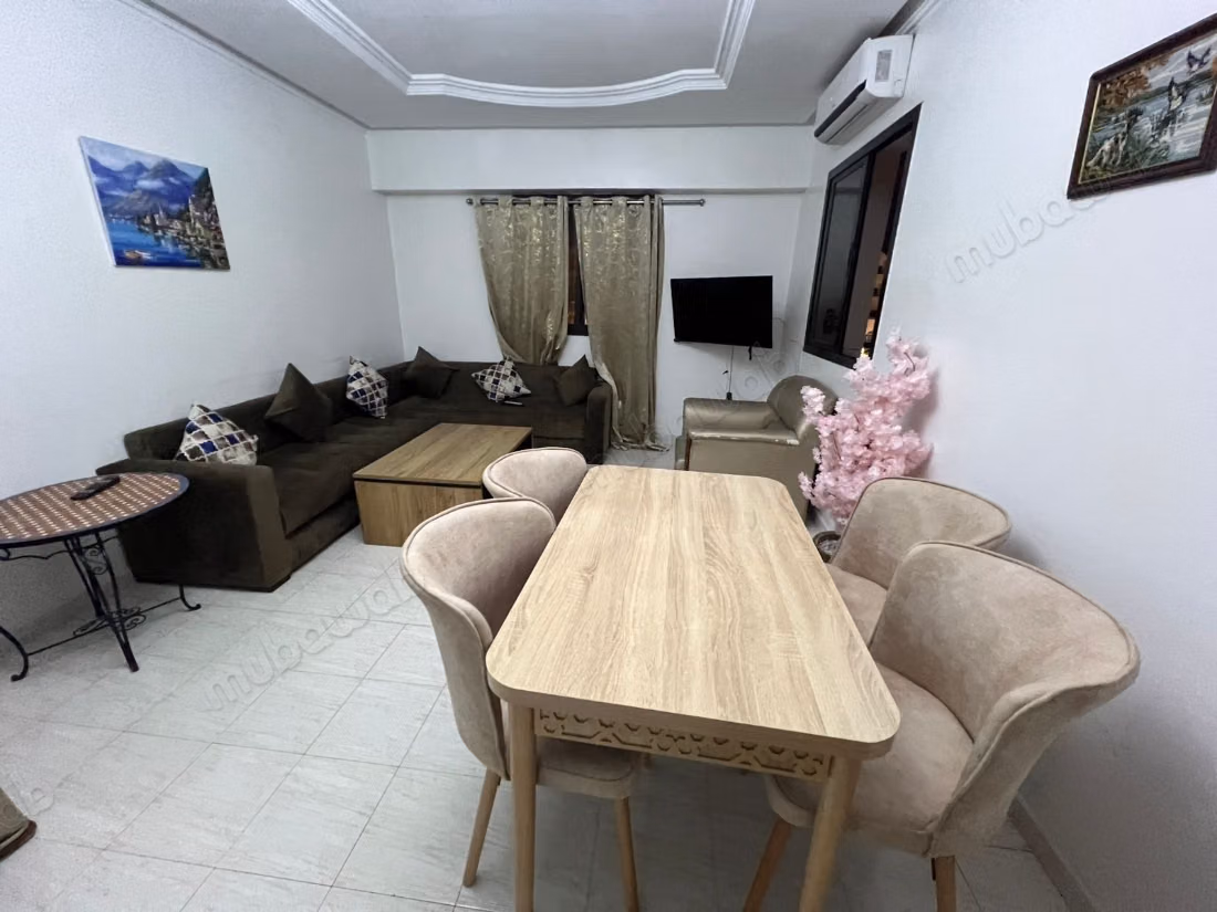 Appartement en location vacance 3 pièce à corniche 
vue sur mer avec parking et wifi