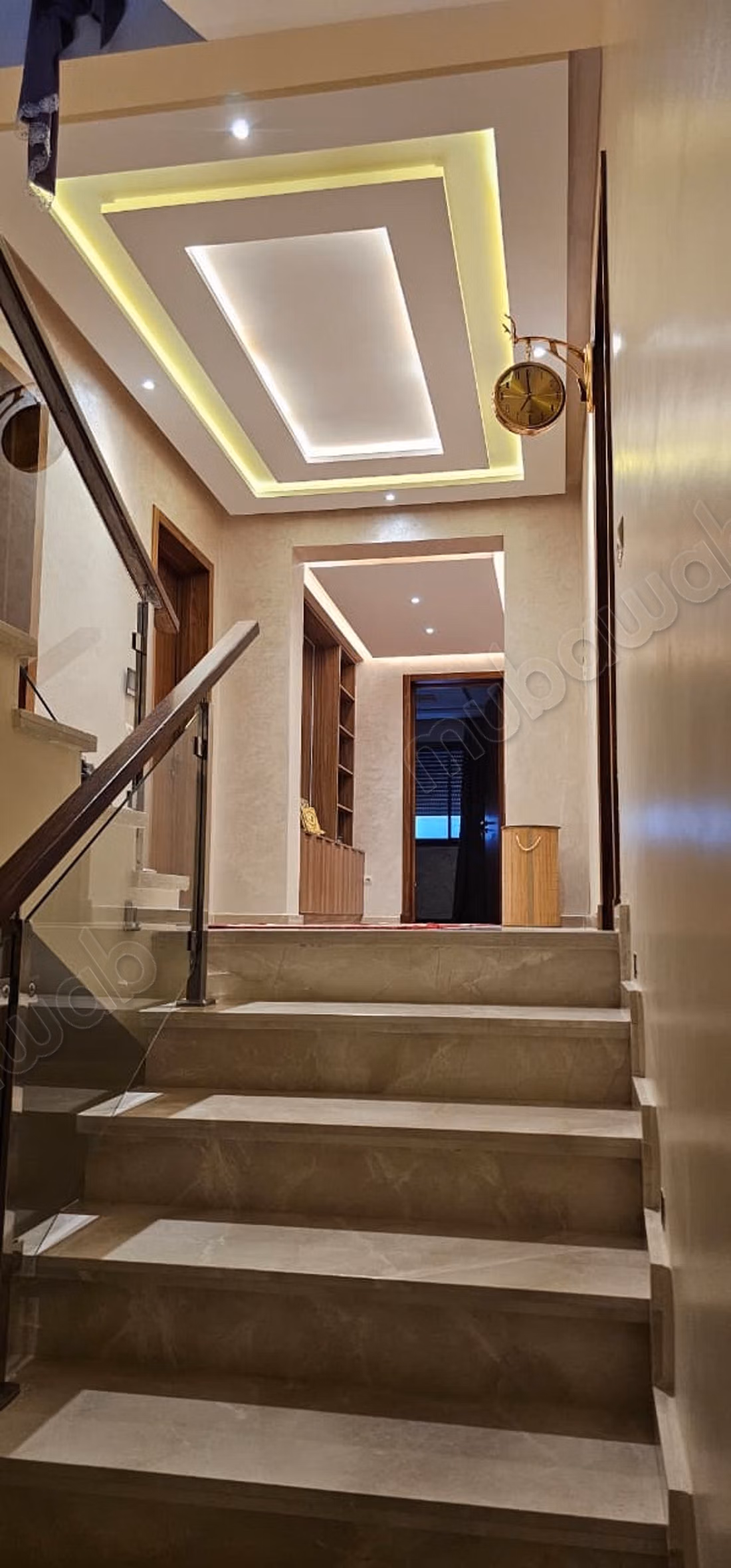 Grande villa avec piscine et hammam 
noria golf 
LLD vide