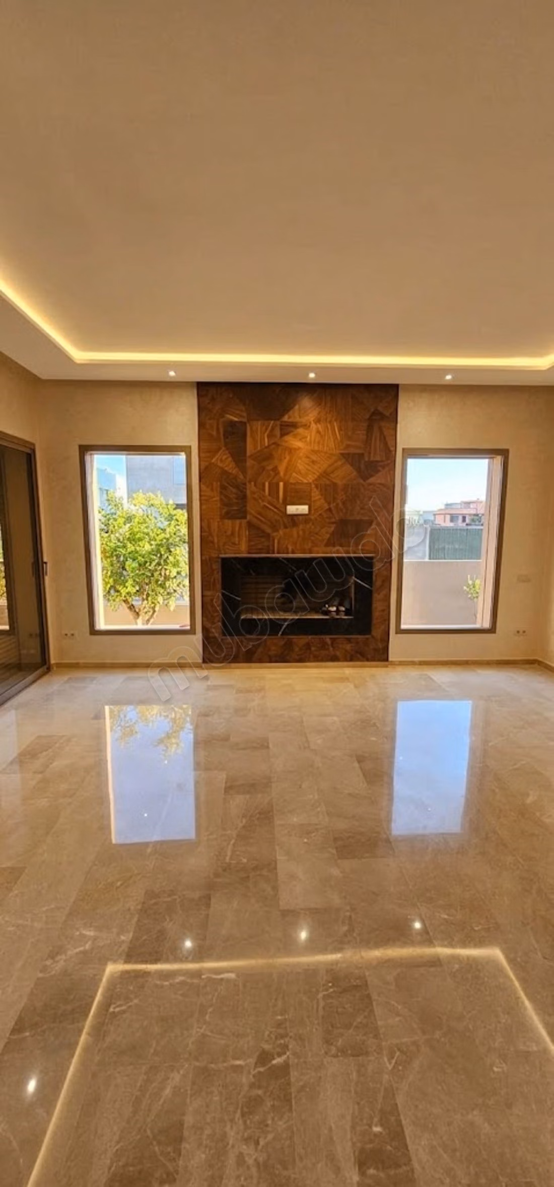 Grande villa avec piscine et hammam 
noria golf 
LLD vide