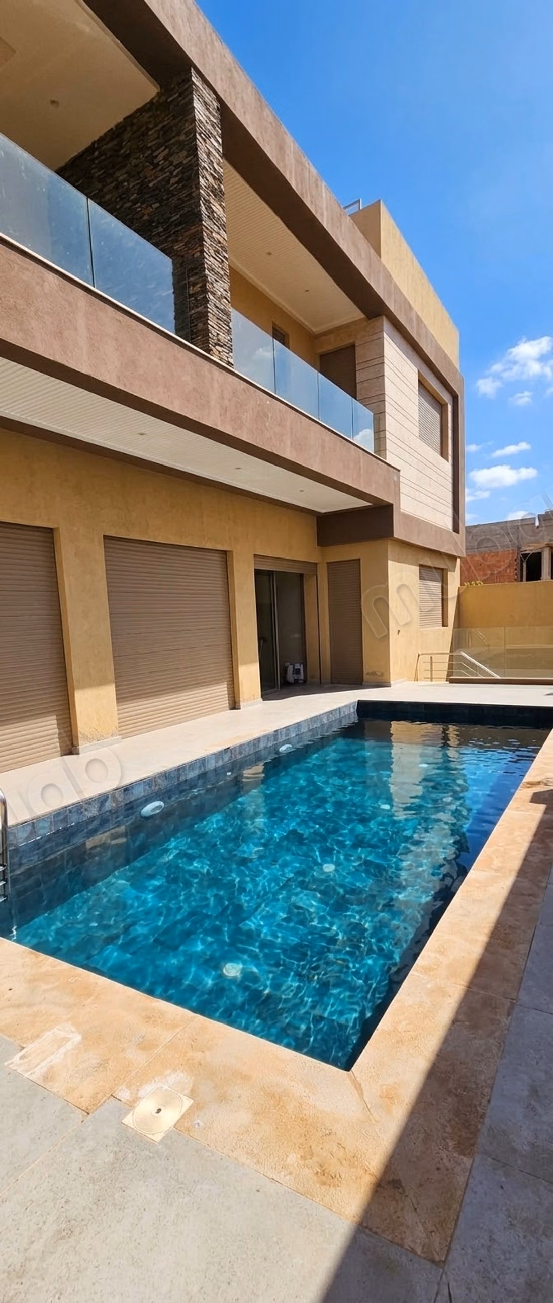 Grande villa avec piscine et hammam 
noria golf 
LLD vide