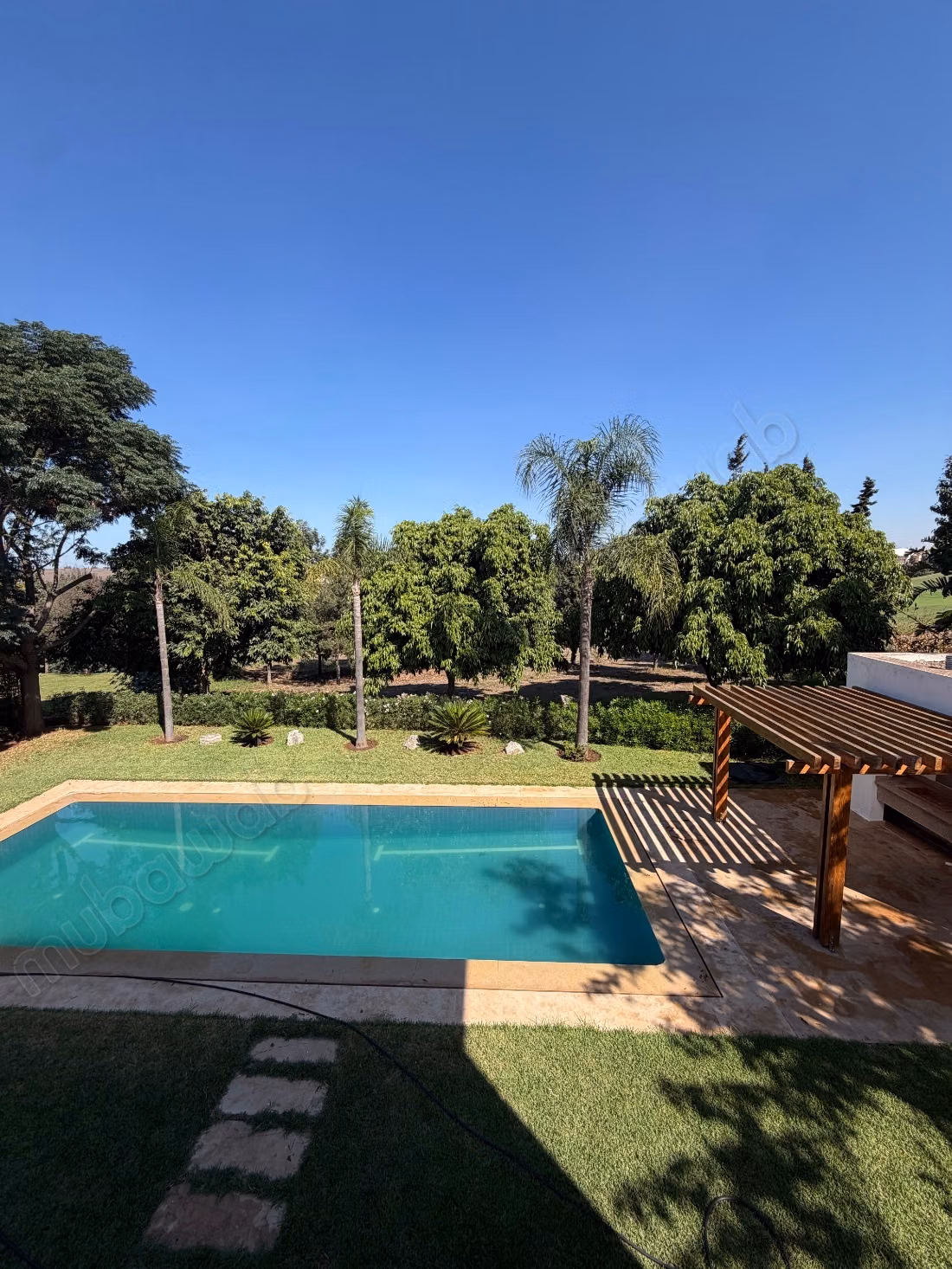 Luxury villa for rent in Ville Verte. 4 beautiful rooms. Satellite dish system and secured residence