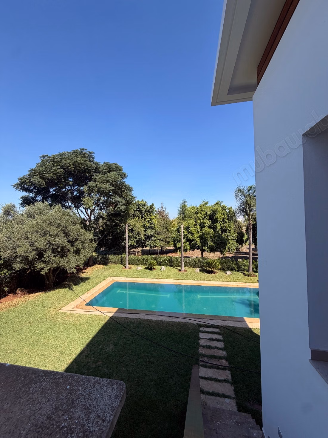 Luxury villa for rent in Ville Verte. 4 beautiful rooms. Satellite dish system and secured residence