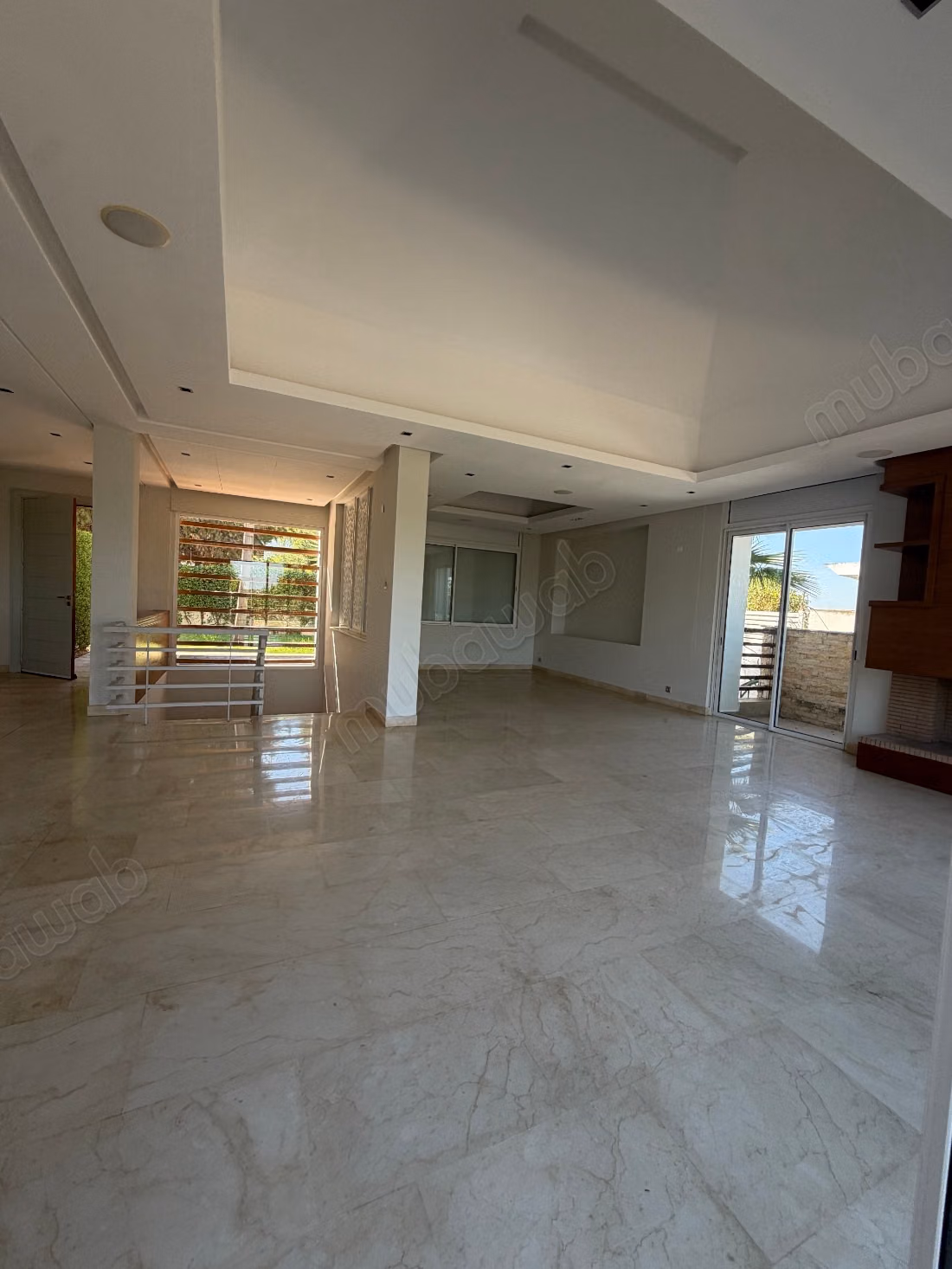 Luxury villa for rent in Ville Verte. 4 beautiful rooms. Satellite dish system and secured residence