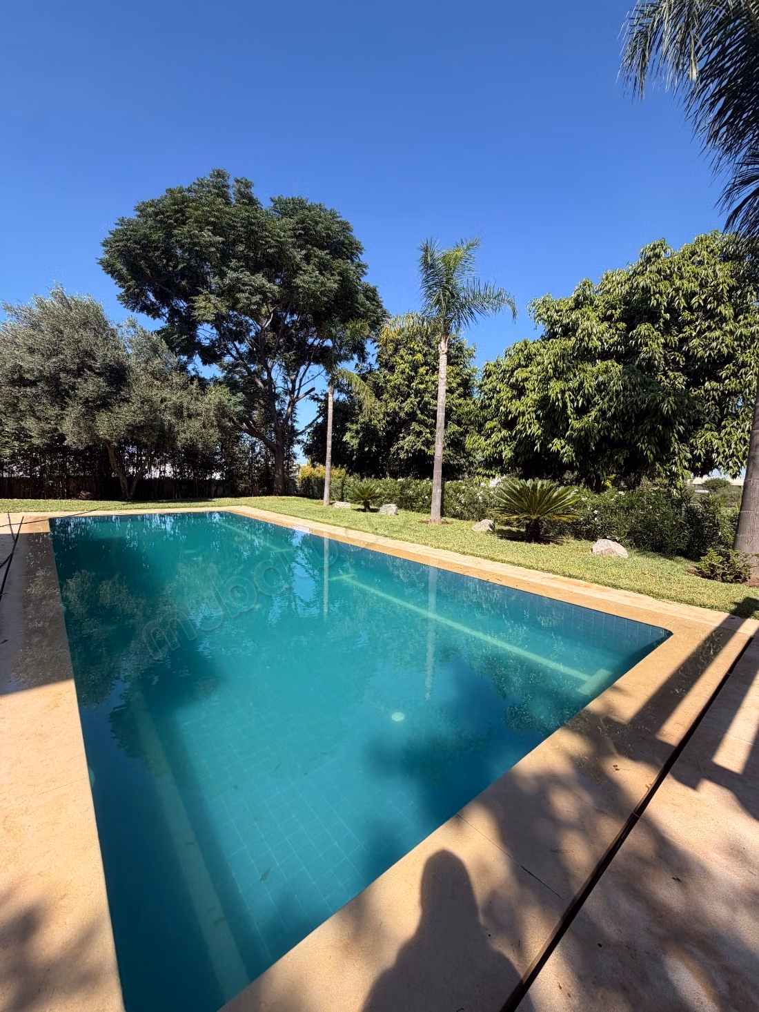 Luxury villa for rent in Ville Verte. 4 beautiful rooms. Satellite dish system and secured residence