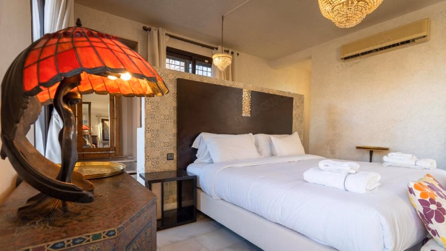 High-end house for sale on Fez Road. 4 large rooms. Well furnished