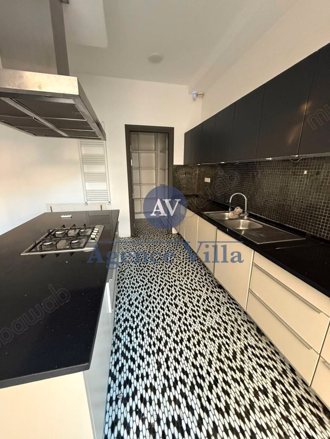 A louer une villa S4 avec piscine à la Marsa
