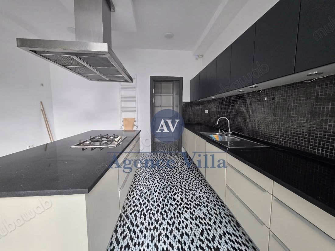 A louer une villa S4 avec piscine à la Marsa