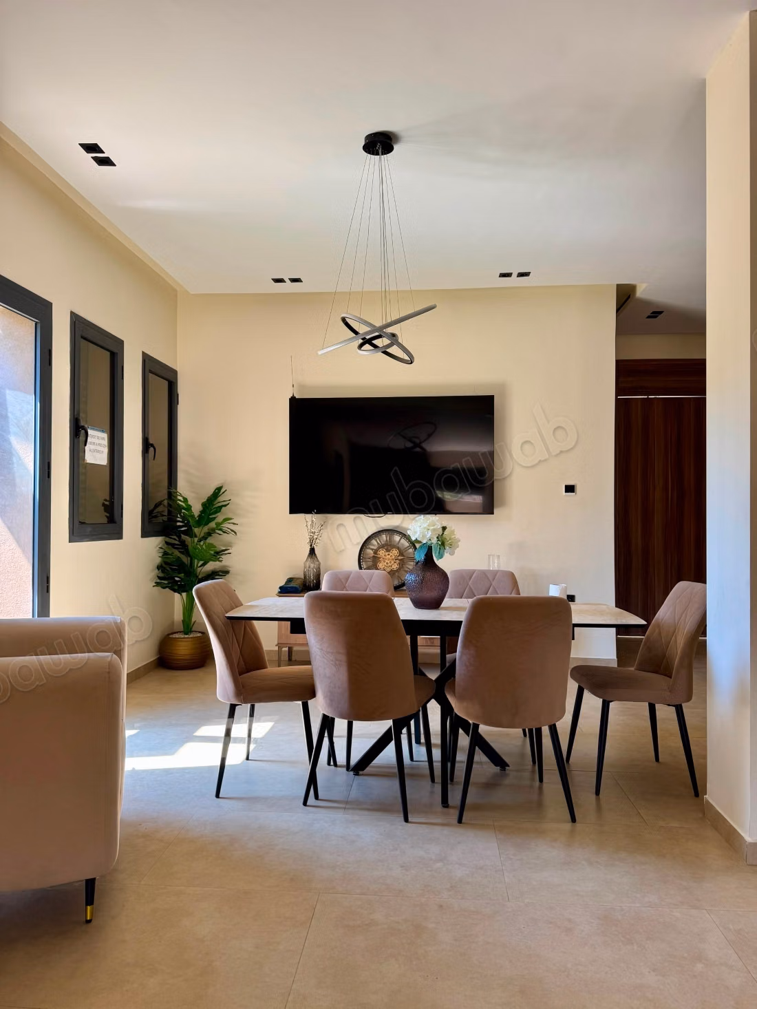 Luxury villa for sale in Ennakhil Palmeraie. Area of 460 m²